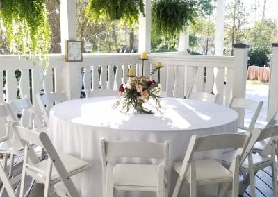 patio round table setting